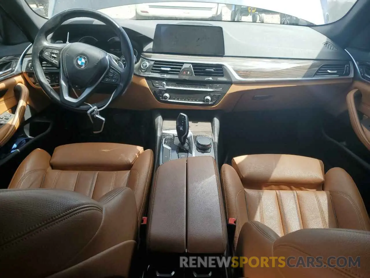 8 fotografías del automóvil dañado WBAJA7C50KG909963 BMW 5 SERIES 2019