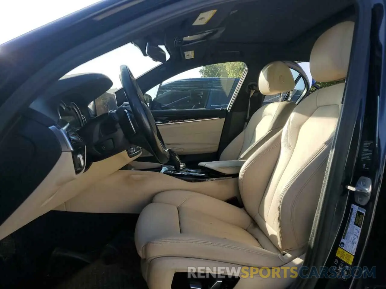 7 fotografías del automóvil dañado WBAJA7C50KWC77636 BMW 5 SERIES 2019
