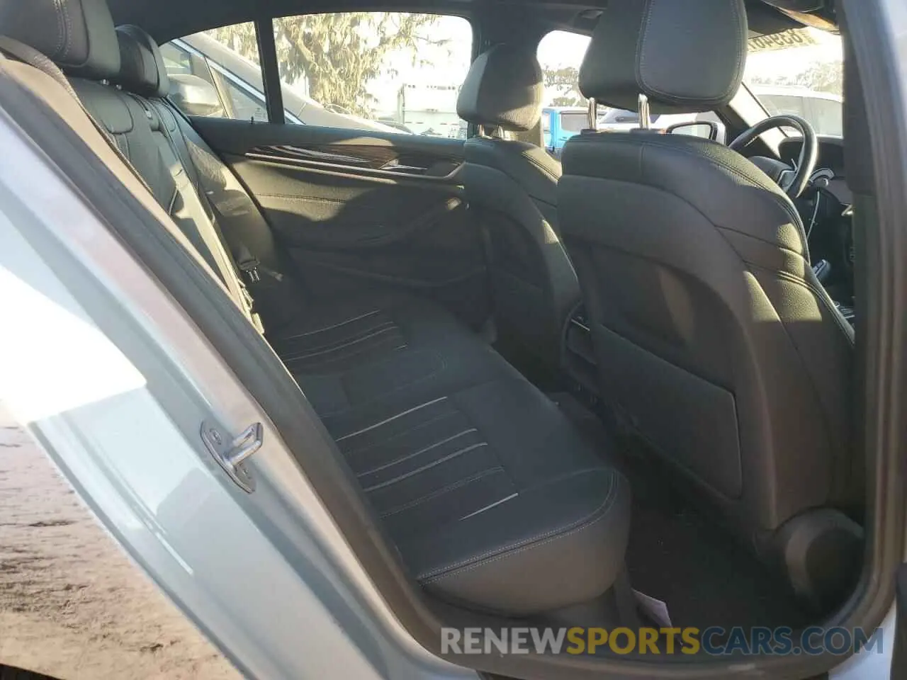 10 fotografías del automóvil dañado WBAJA7C53KWW41626 BMW 5 SERIES 2019