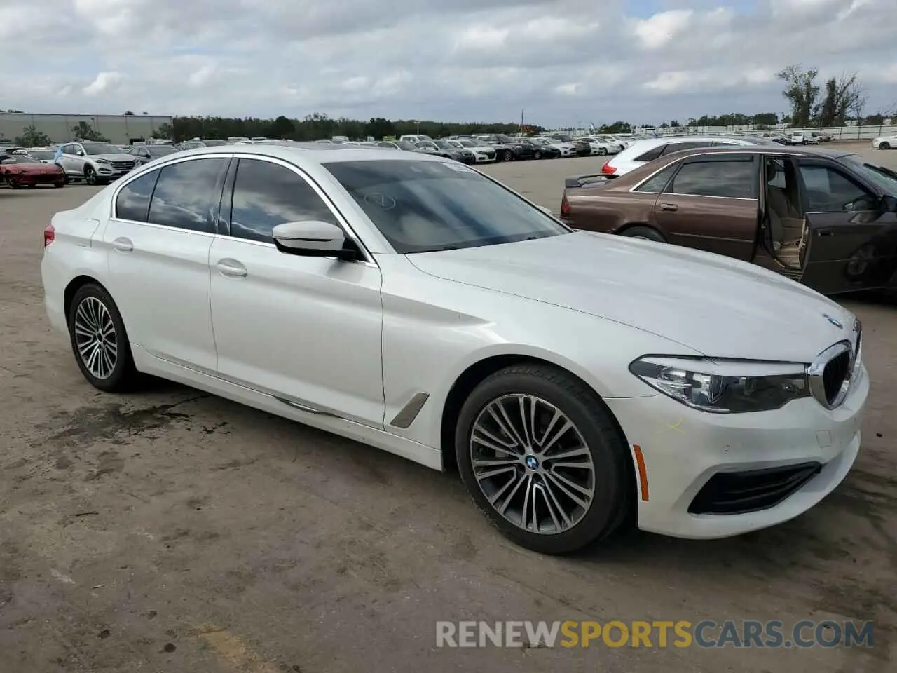 4 fotografías del automóvil dañado WBAJA7C54KG911621 BMW 5 SERIES 2019