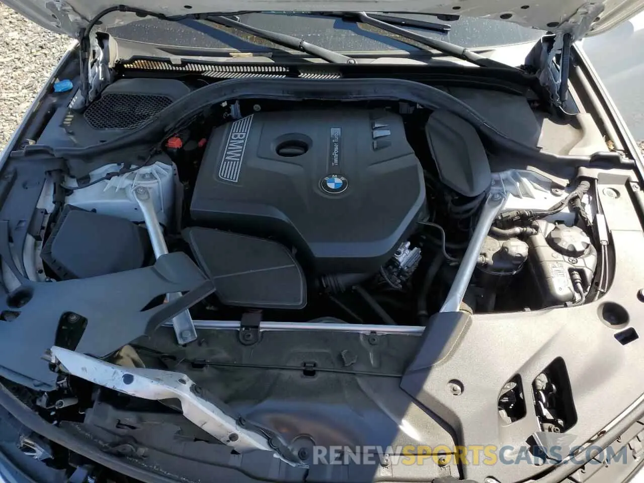11 fotografías del automóvil dañado WBAJA7C55KWW49663 BMW 5 SERIES 2019