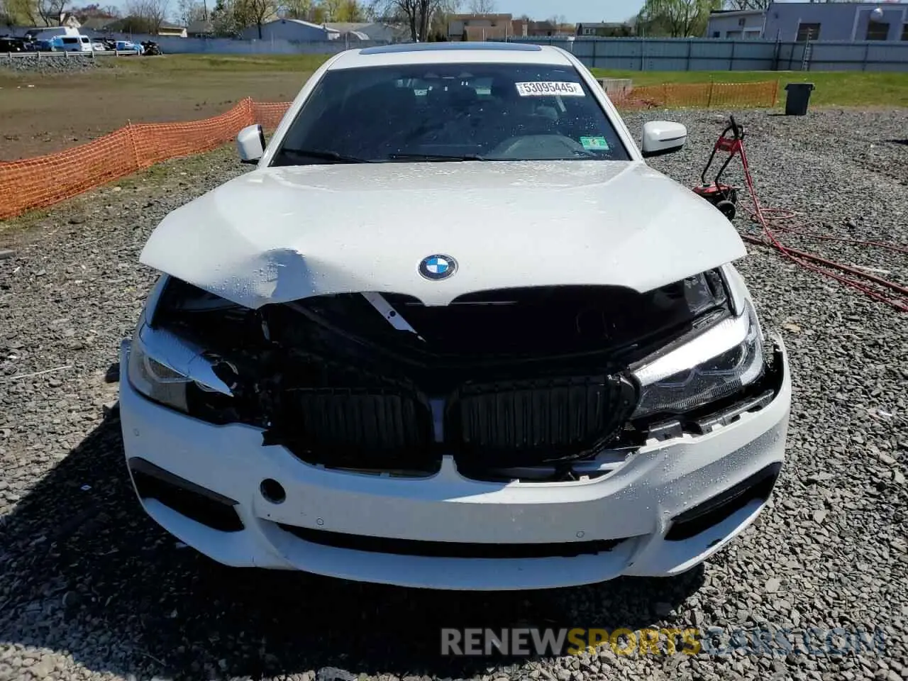 5 fotografías del automóvil dañado WBAJA7C55KWW49663 BMW 5 SERIES 2019