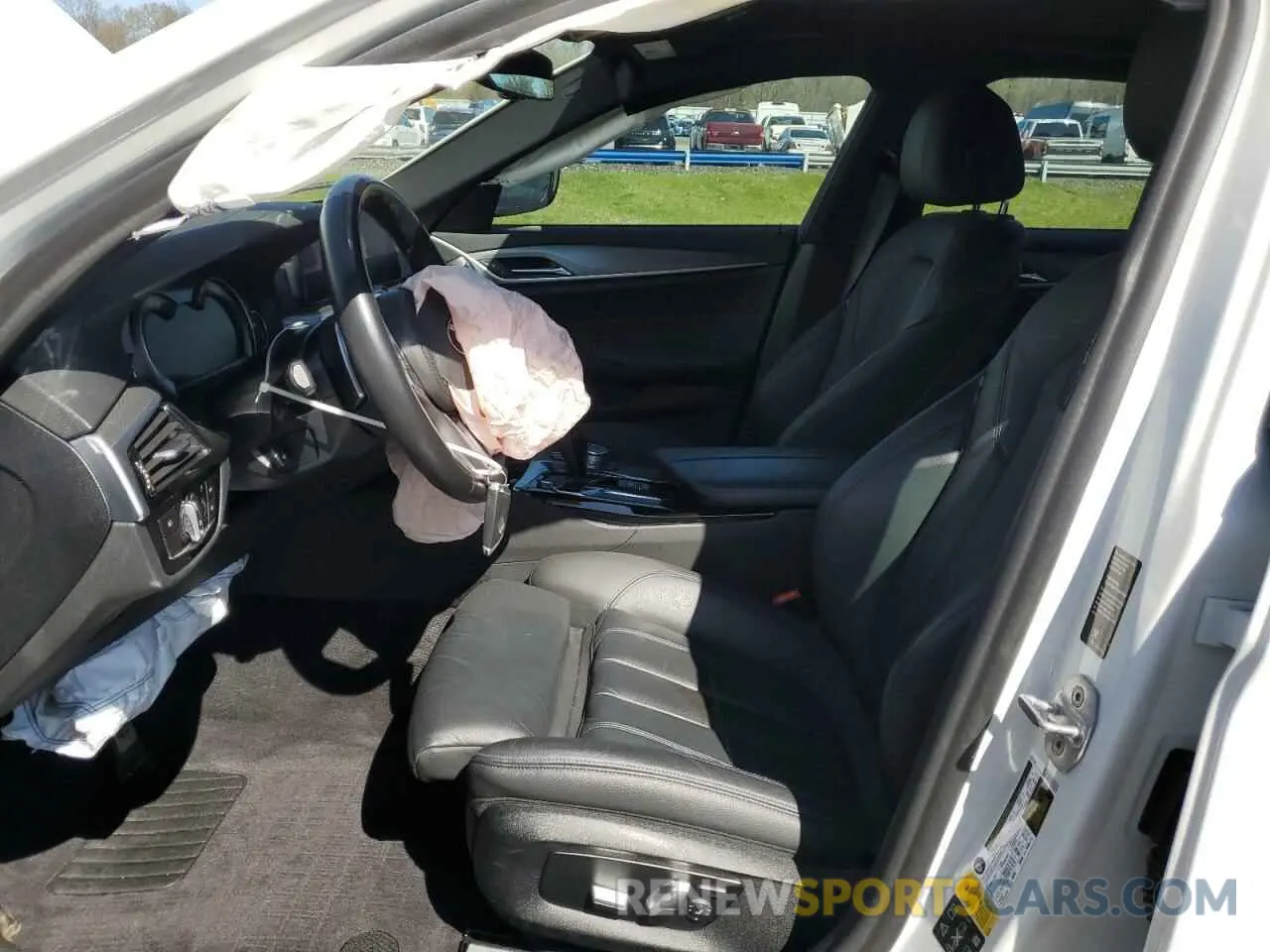 7 fotografías del automóvil dañado WBAJA7C55KWW49663 BMW 5 SERIES 2019
