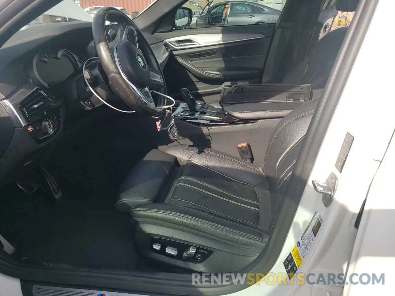 7 fotografías del automóvil dañado WBAJA7C56KG909742 BMW 5 SERIES 2019