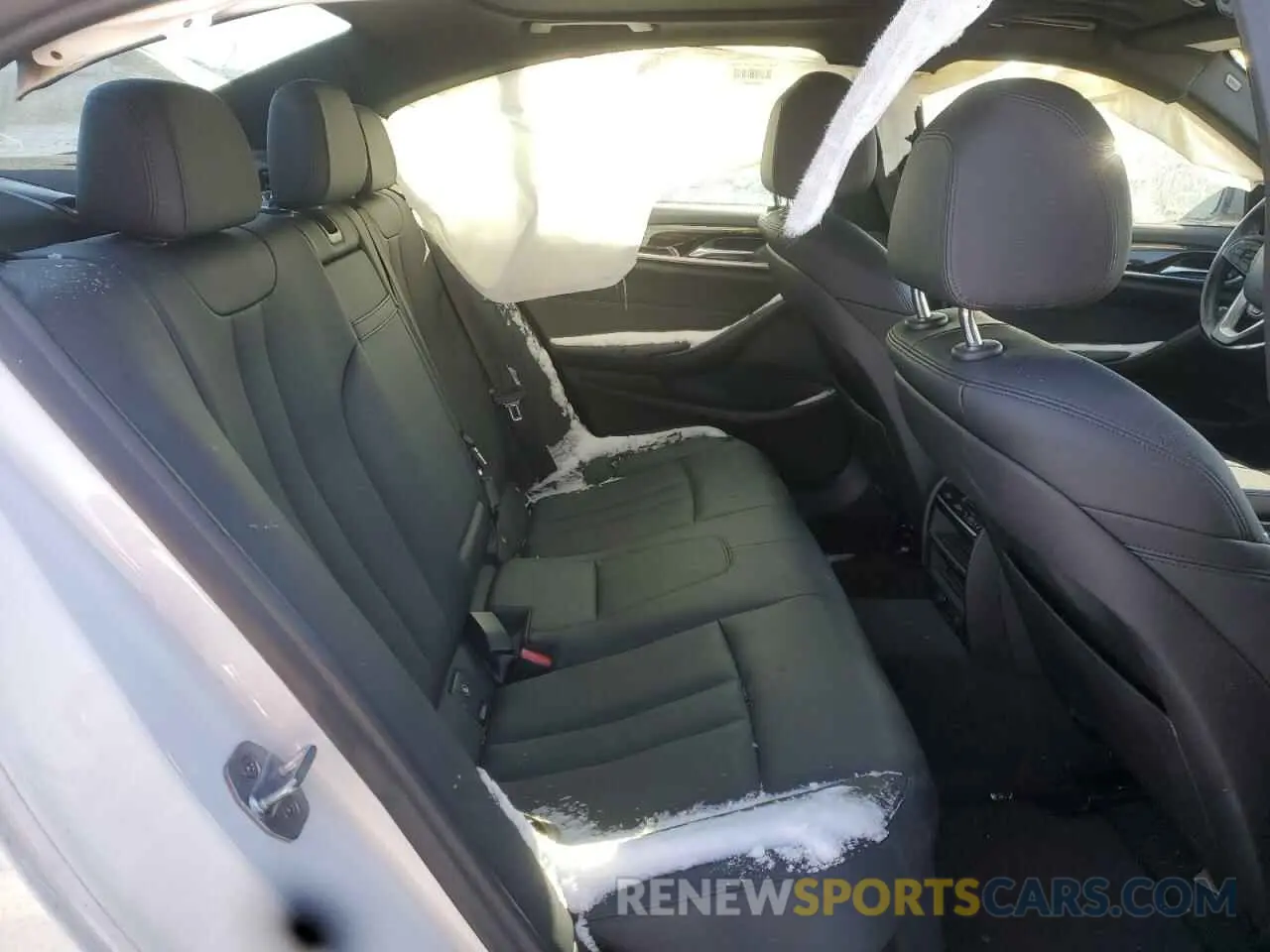 10 fotografías del automóvil dañado WBAJA7C57KWW07303 BMW 5 SERIES 2019