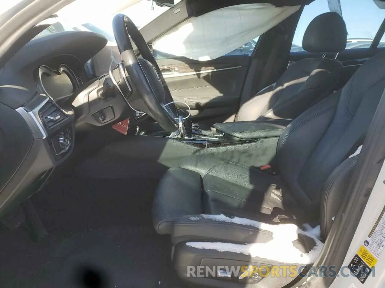 7 fotografías del automóvil dañado WBAJA7C57KWW07303 BMW 5 SERIES 2019