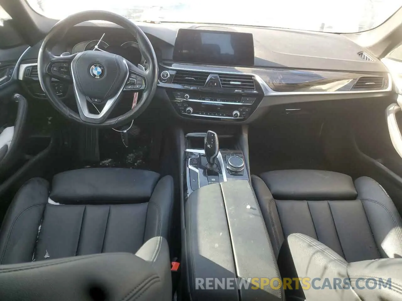 8 fotografías del automóvil dañado WBAJA7C57KWW07303 BMW 5 SERIES 2019