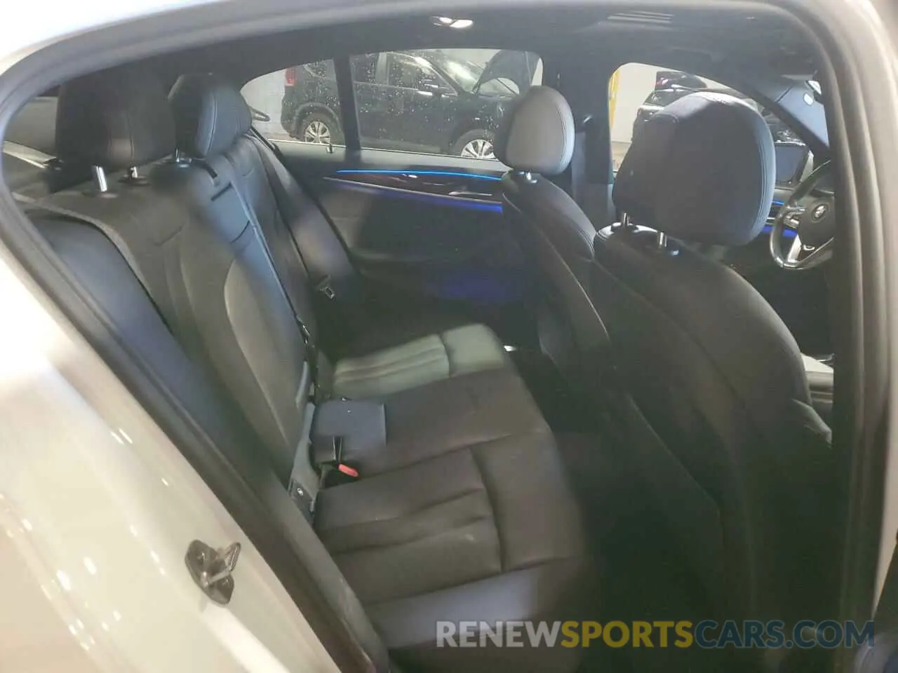 10 fotografías del automóvil dañado WBAJA7C57KWW32394 BMW 5 SERIES 2019
