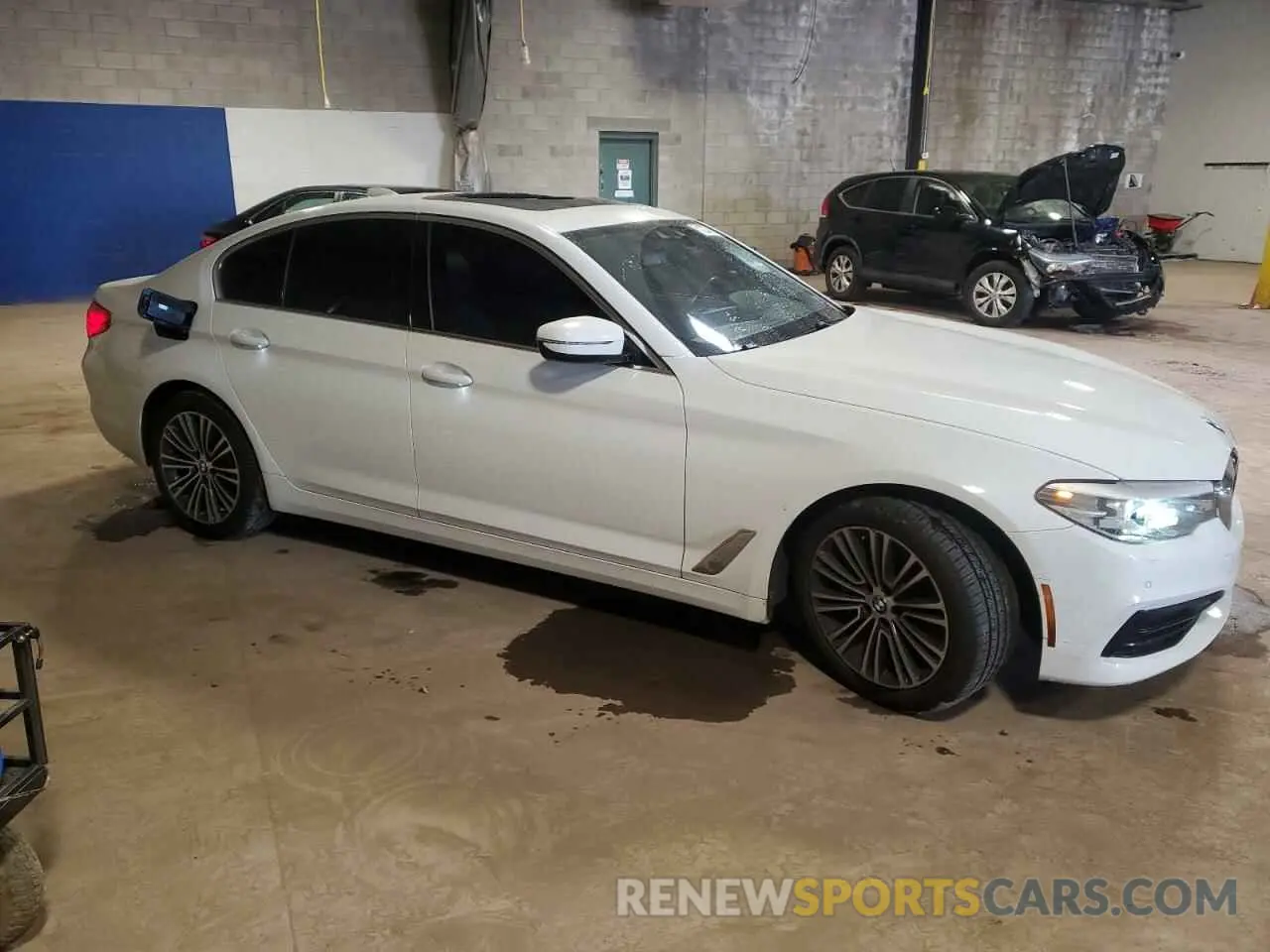 4 fotografías del automóvil dañado WBAJA7C57KWW32394 BMW 5 SERIES 2019