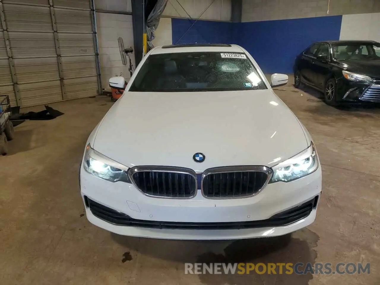 5 fotografías del automóvil dañado WBAJA7C57KWW32394 BMW 5 SERIES 2019