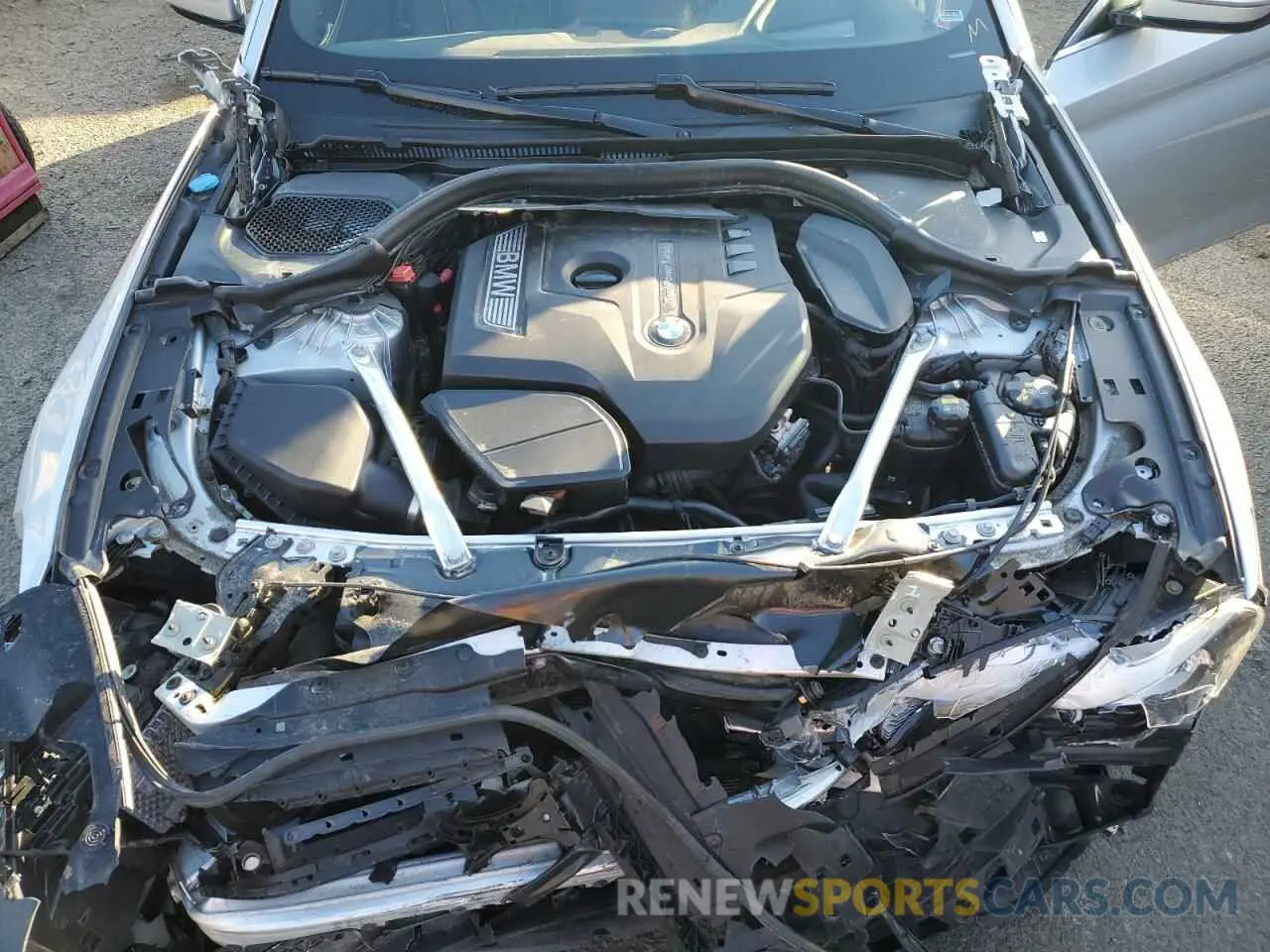 11 fotografías del automóvil dañado WBAJA7C57KWW35585 BMW 5 SERIES 2019