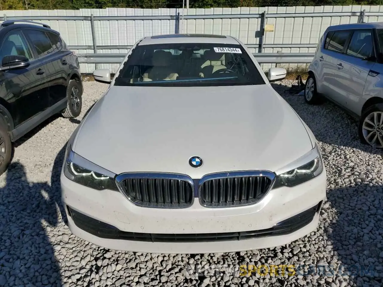 5 fotografías del automóvil dañado WBAJA7C58KWW11425 BMW 5 SERIES 2019