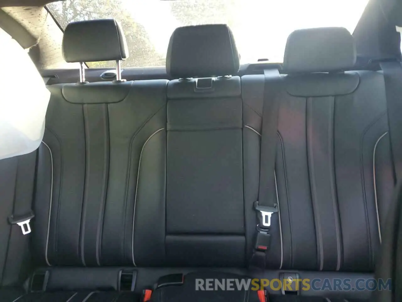 10 fotografías del automóvil dañado WBAJA7C58KWW14289 BMW 5 SERIES 2019