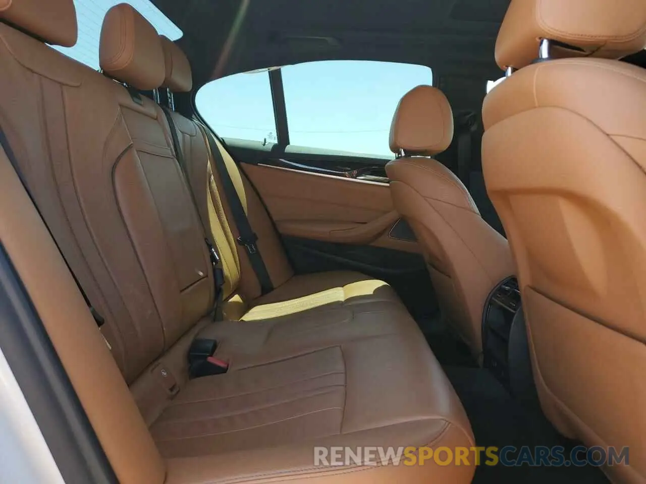 10 fotografías del automóvil dañado WBAJA9C50KB253692 BMW 5 SERIES 2019