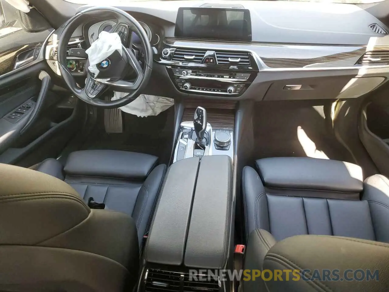 8 fotografías del automóvil dañado WBAJA9C50KB389398 BMW 5 SERIES 2019