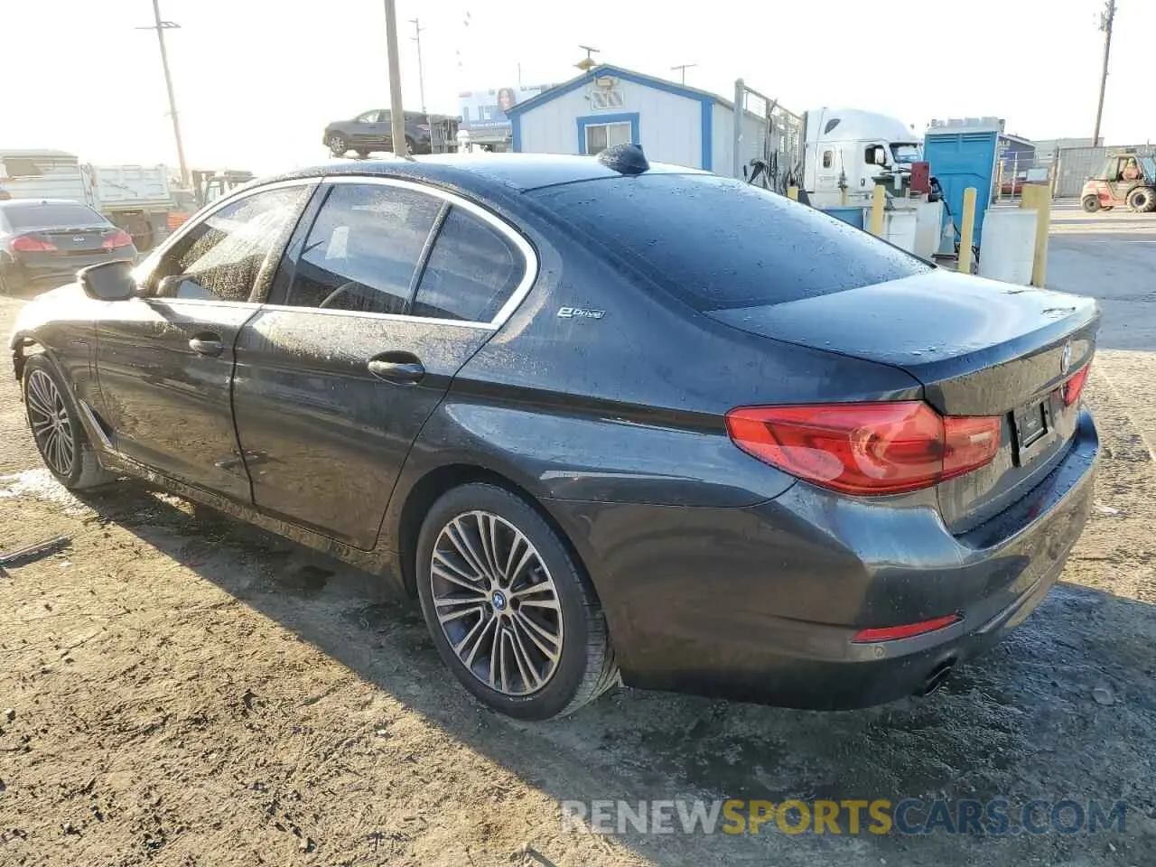 2 fotografías del automóvil dañado WBAJA9C52KB253998 BMW 5 SERIES 2019
