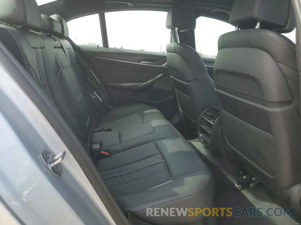 10 fotografías del automóvil dañado WBAJA9C53KB253864 BMW 5 SERIES 2019