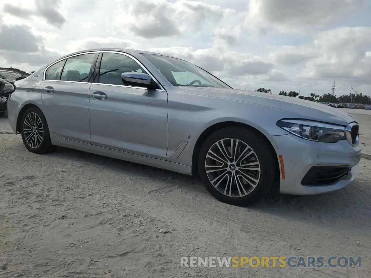 4 fotografías del automóvil dañado WBAJA9C53KB253864 BMW 5 SERIES 2019