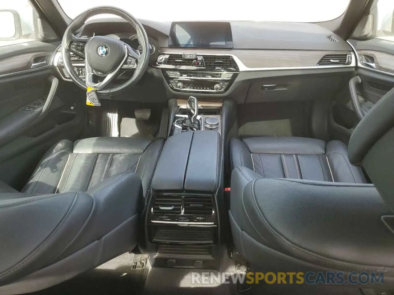 8 fotografías del automóvil dañado WBAJA9C53KB253864 BMW 5 SERIES 2019