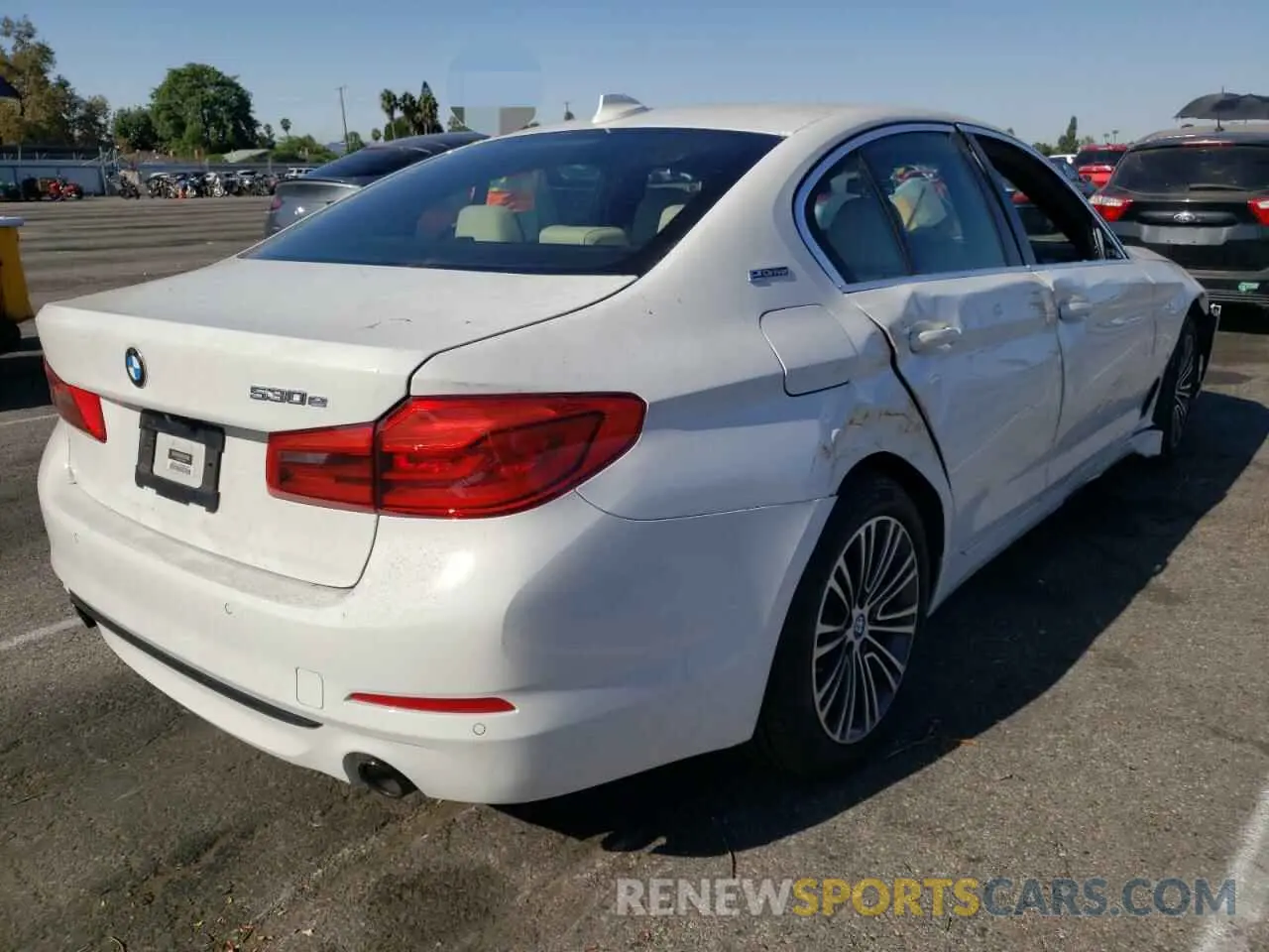 4 fotografías del automóvil dañado WBAJA9C53KB399505 BMW 5 SERIES 2019