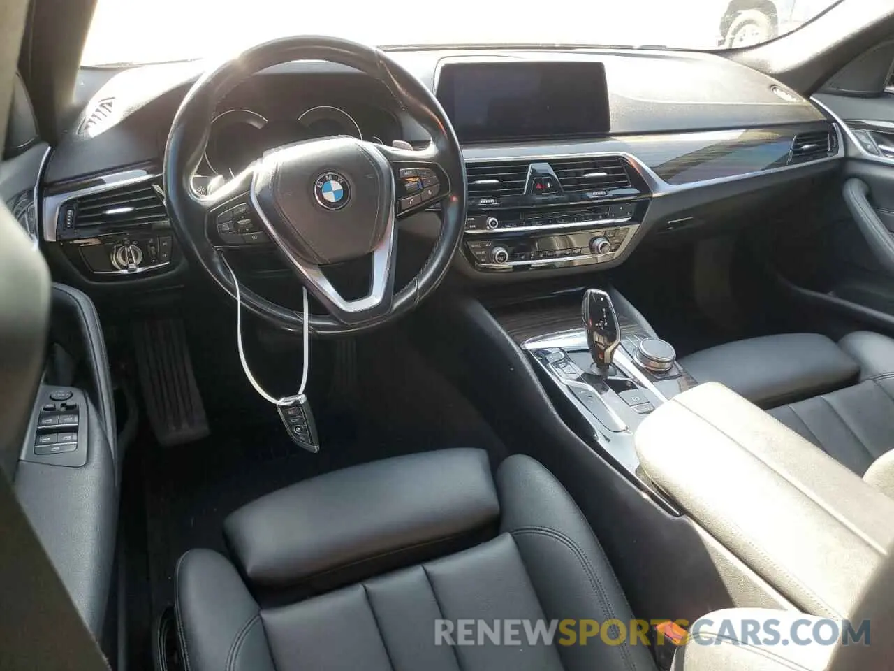 8 fotografías del automóvil dañado WBAJA9C54KB254179 BMW 5 SERIES 2019