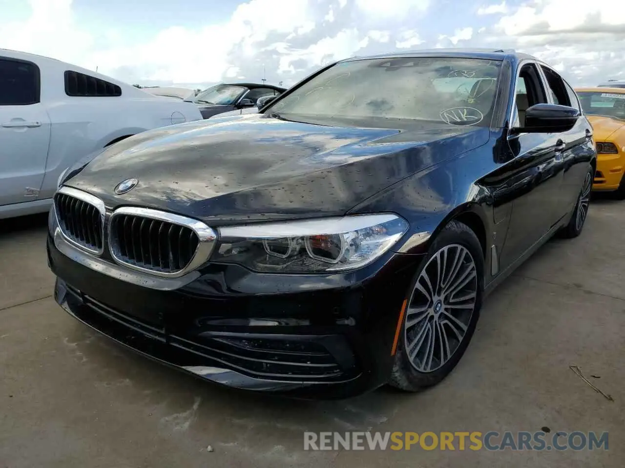 2 fotografías del automóvil dañado WBAJA9C54KB388674 BMW 5 SERIES 2019