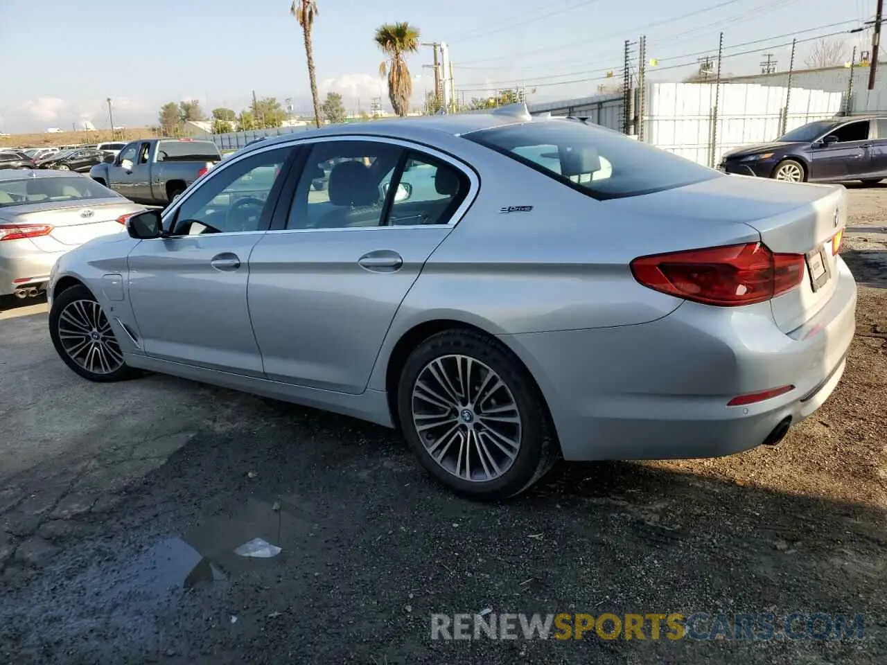 2 fotografías del automóvil dañado WBAJA9C57KB392766 BMW 5 SERIES 2019
