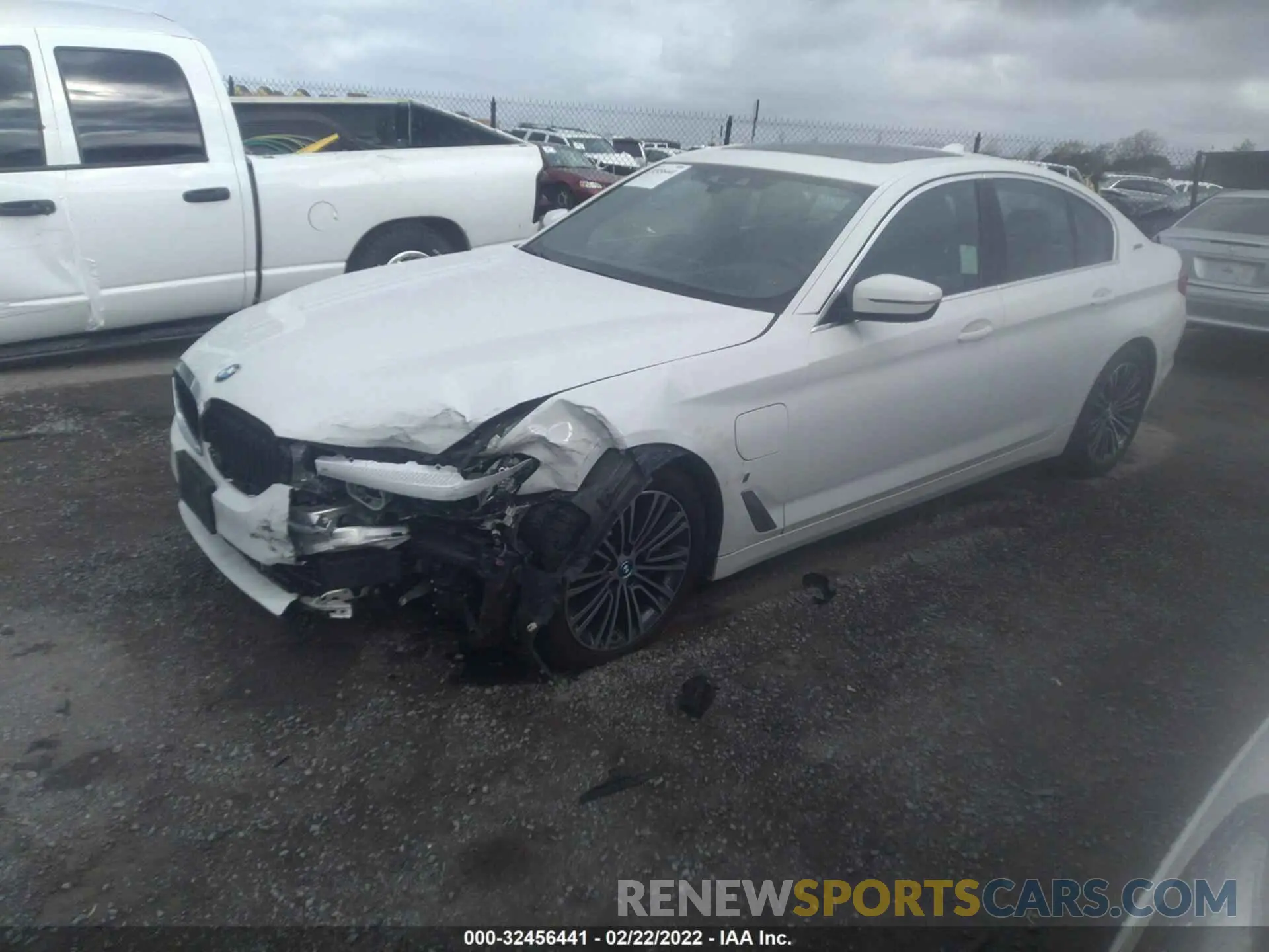2 fotografías del automóvil dañado WBAJA9C58KB254945 BMW 5 SERIES 2019