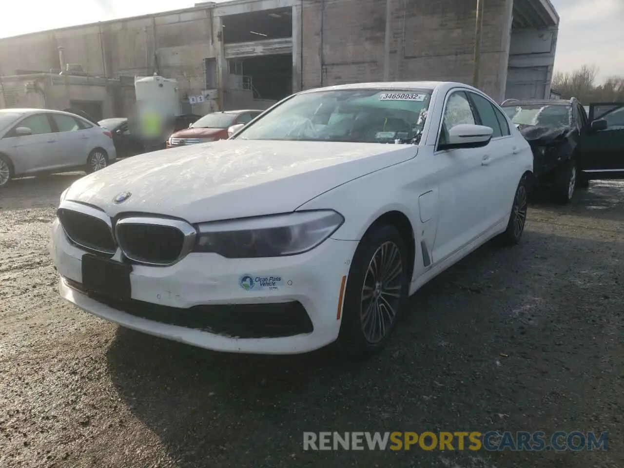 2 fotografías del automóvil dañado WBAJB1C50KB375130 BMW 5 SERIES 2019