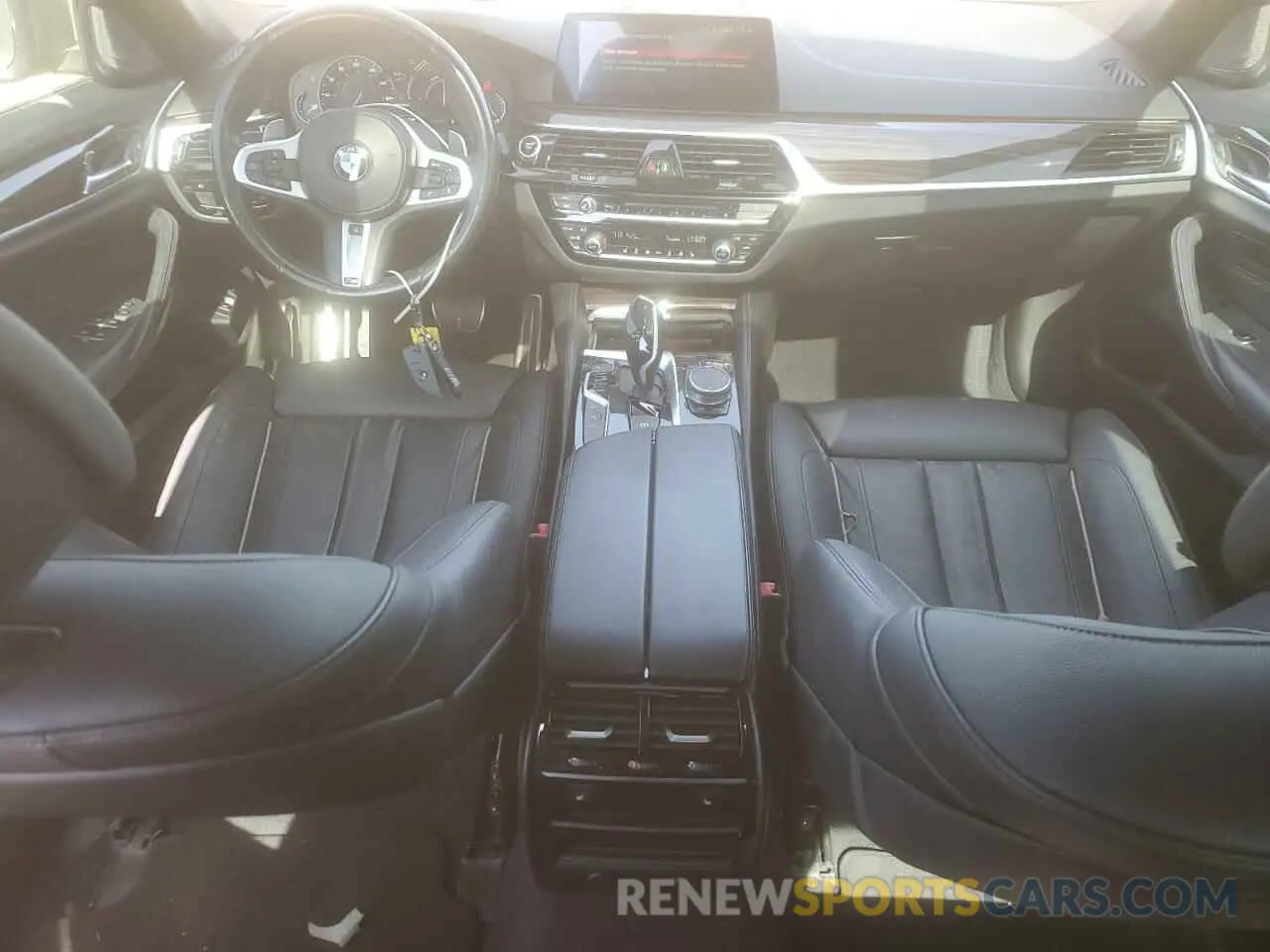 8 fotografías del automóvil dañado WBAJB1C52KB376702 BMW 5 SERIES 2019