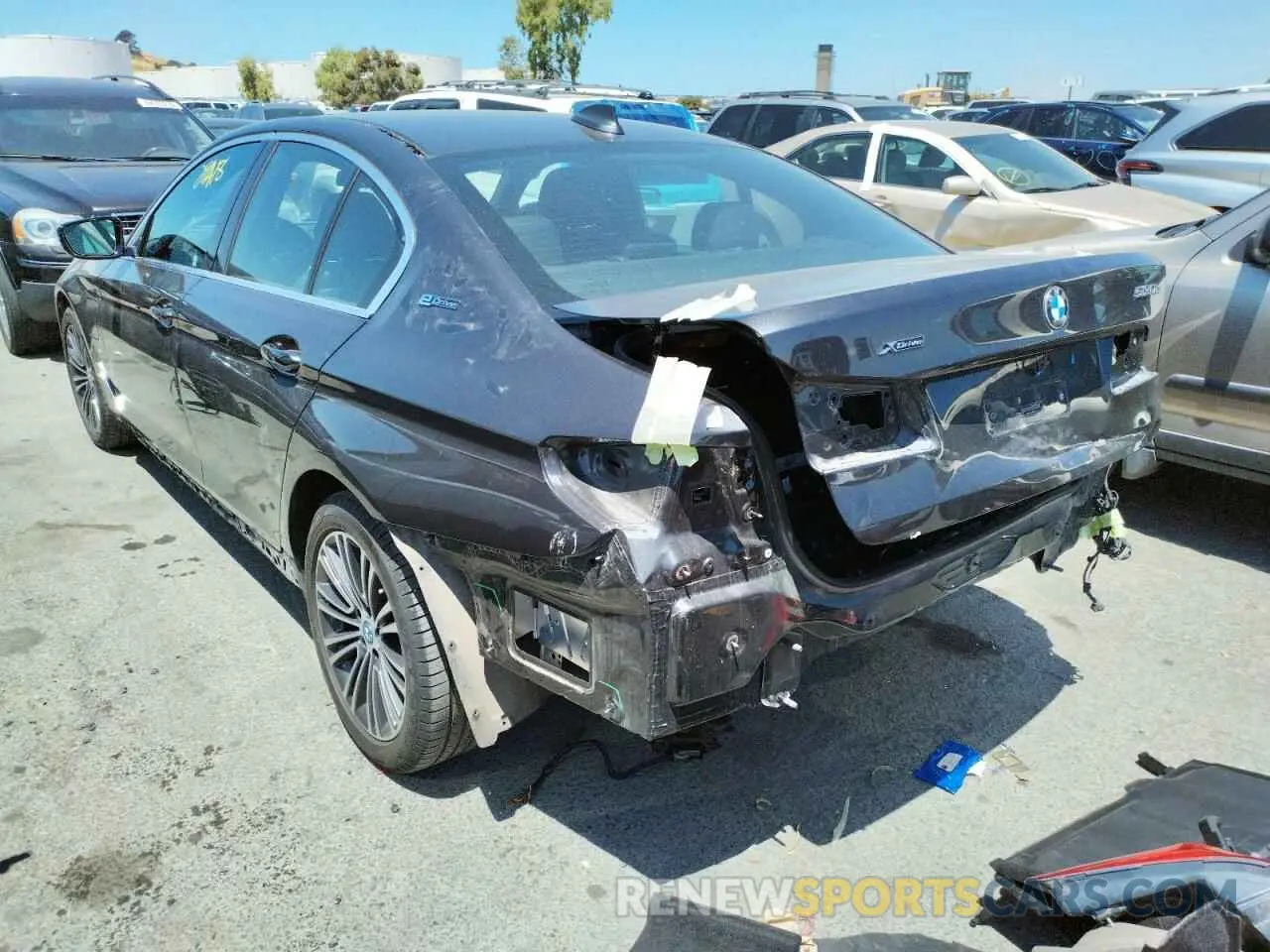 3 fotografías del automóvil dañado WBAJB1C54KB376376 BMW 5 SERIES 2019