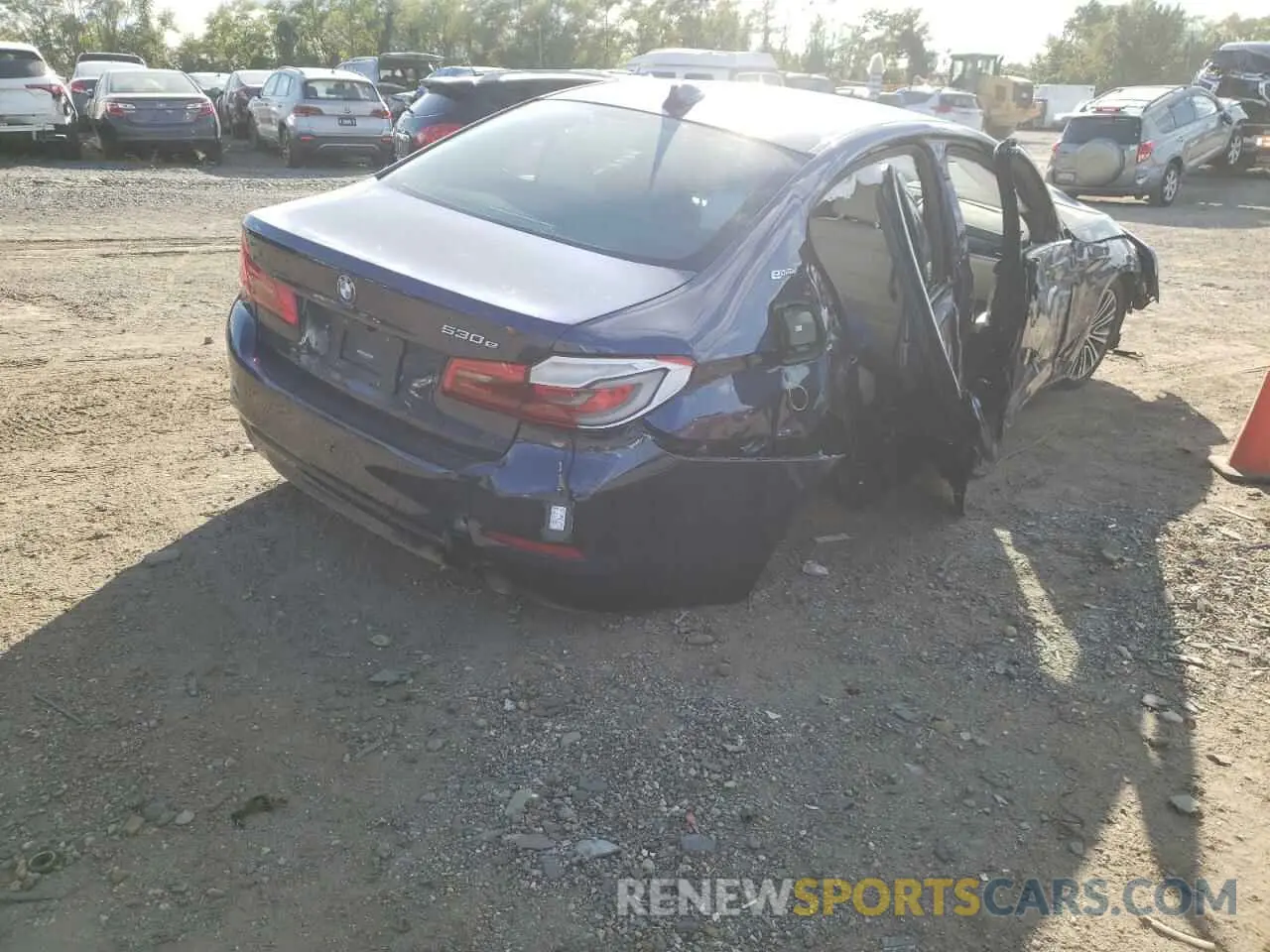 4 fotografías del automóvil dañado WBAJB1C55KB375477 BMW 5 SERIES 2019