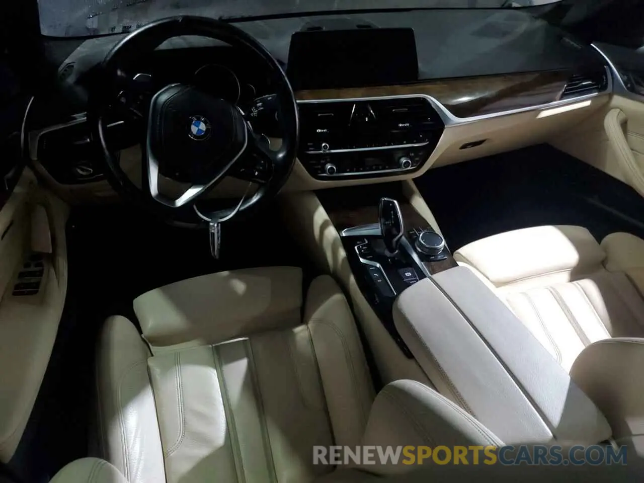 8 fotografías del automóvil dañado WBAJB1C59KB376731 BMW 5 SERIES 2019