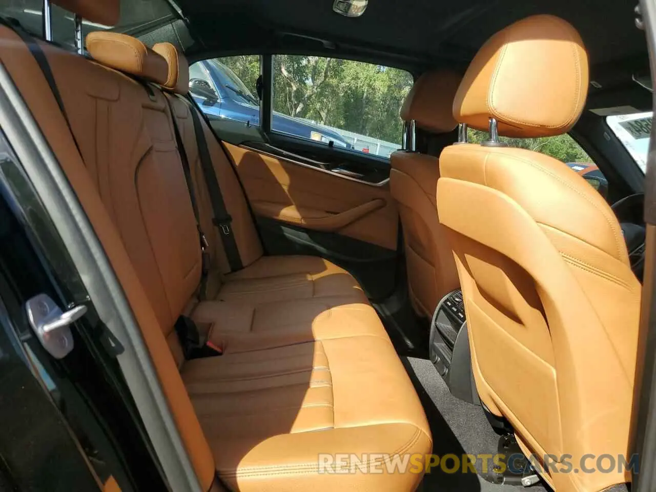10 fotografías del automóvil dañado WBAJE5C51KWA98689 BMW 5 SERIES 2019