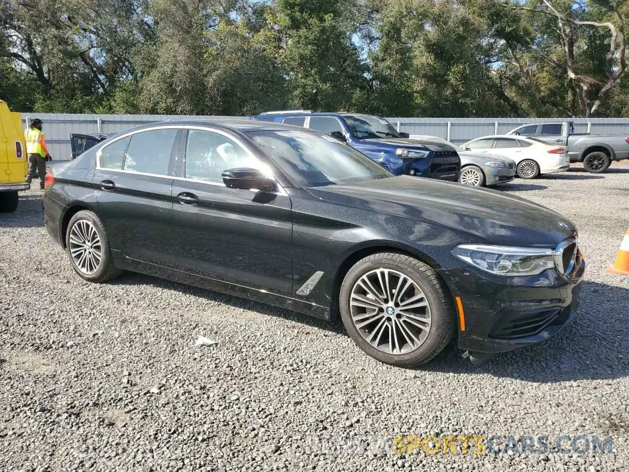 4 fotografías del automóvil dañado WBAJE5C51KWA98689 BMW 5 SERIES 2019