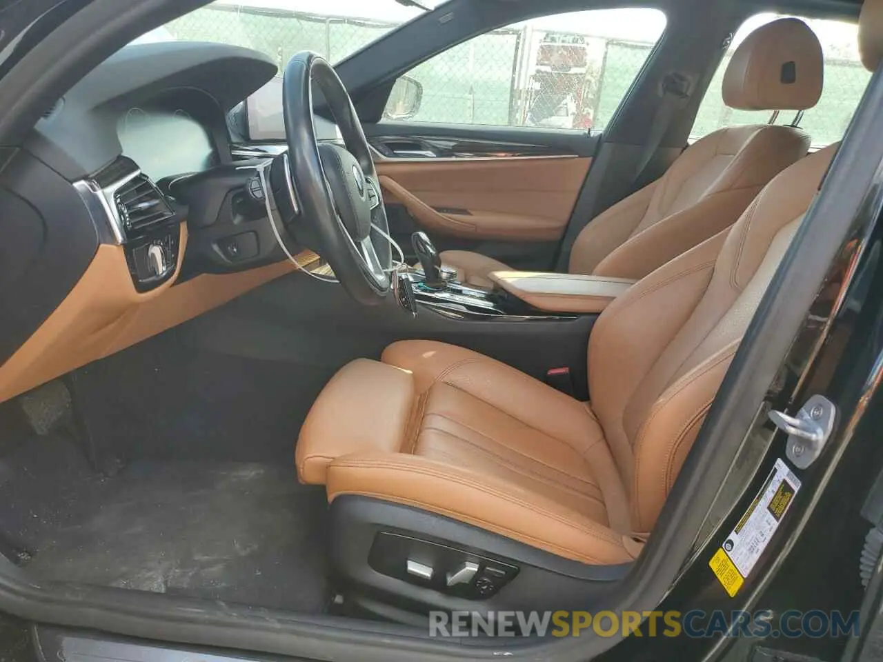 7 fotografías del automóvil dañado WBAJE5C51KWA98689 BMW 5 SERIES 2019