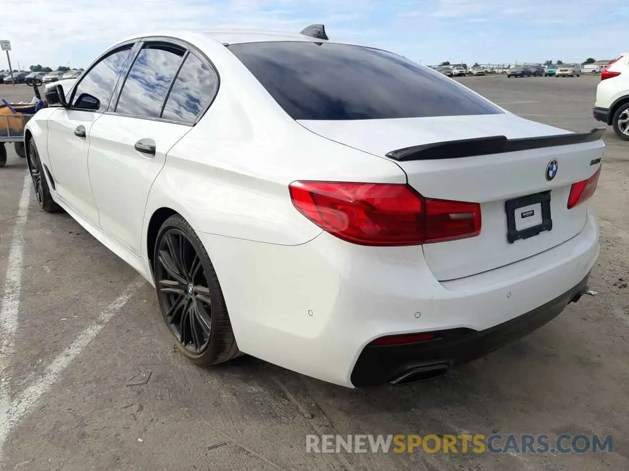 3 fotografías del automóvil dañado WBAJE5C51KWW17690 BMW 5 SERIES 2019