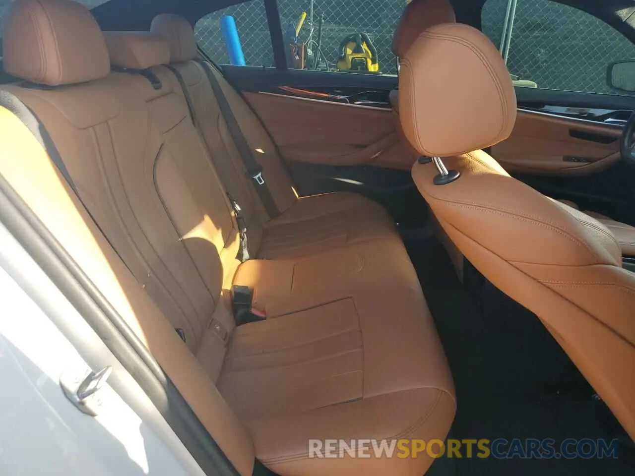 10 fotografías del automóvil dañado WBAJE5C52KG919676 BMW 5 SERIES 2019