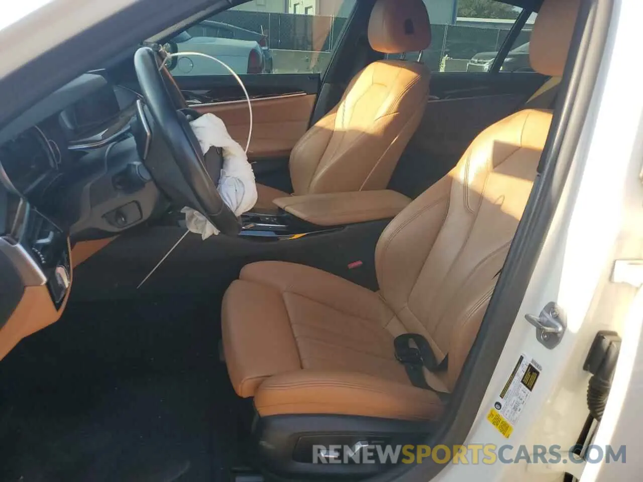 7 fotografías del automóvil dañado WBAJE5C52KG919676 BMW 5 SERIES 2019