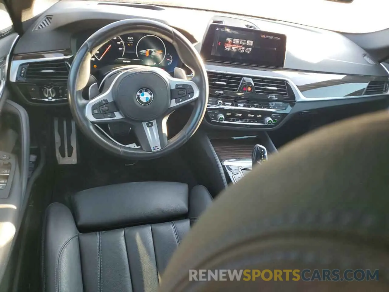 8 fotografías del automóvil dañado WBAJE5C52KWW06102 BMW 5 SERIES 2019