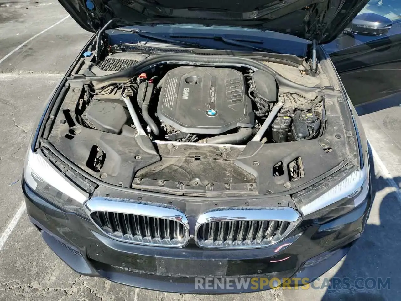 11 fotografías del automóvil dañado WBAJE5C53KWE66709 BMW 5 SERIES 2019