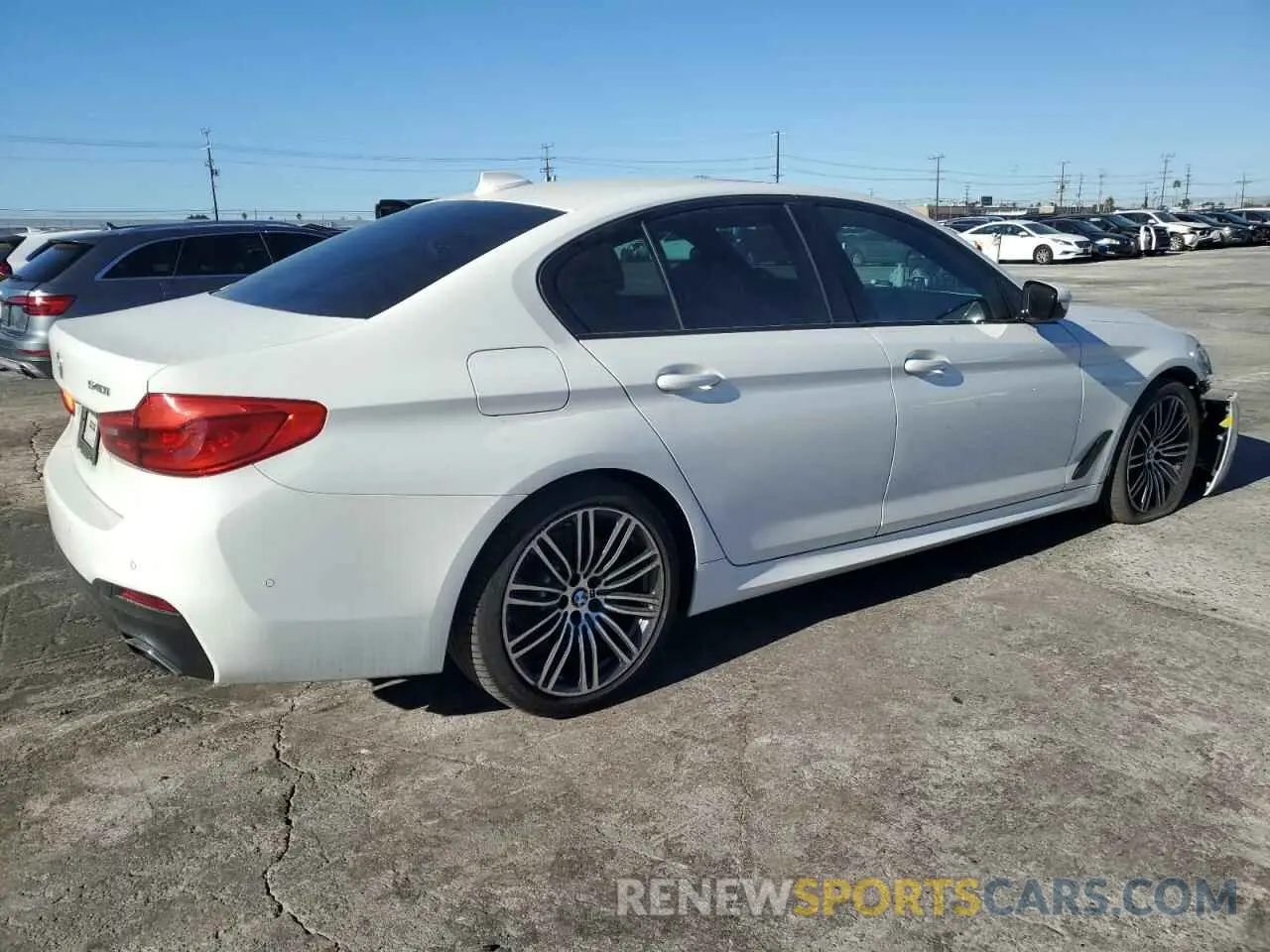 3 fotografías del automóvil dañado WBAJE5C53KWW32613 BMW 5 SERIES 2019