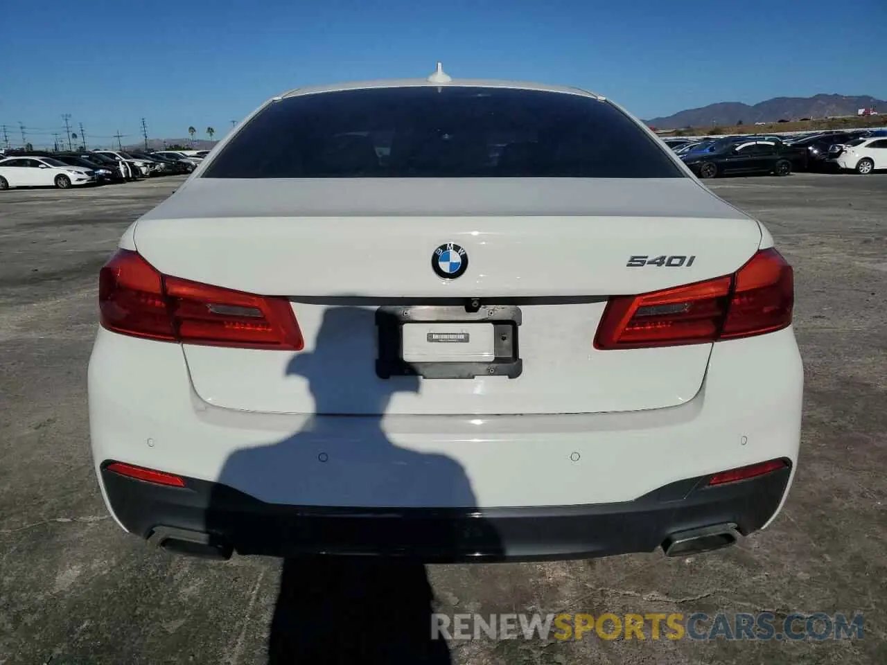 6 fotografías del automóvil dañado WBAJE5C53KWW32613 BMW 5 SERIES 2019