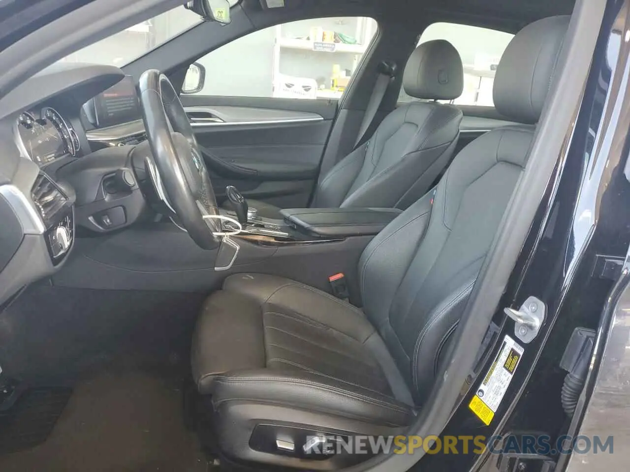 7 fotografías del automóvil dañado WBAJE5C53KWW44051 BMW 5 SERIES 2019