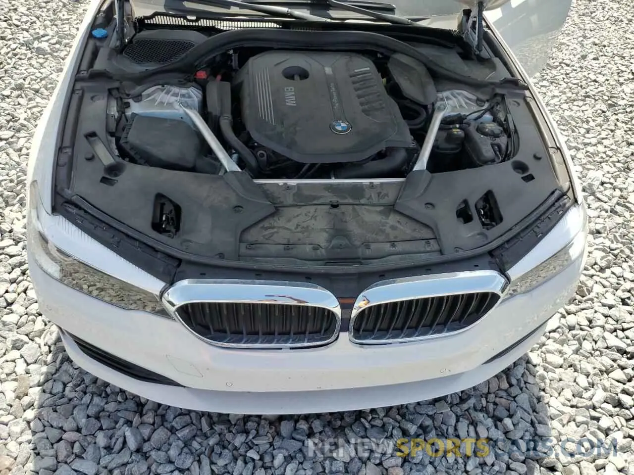 11 fotografías del automóvil dañado WBAJE5C54KWW45130 BMW 5 SERIES 2019