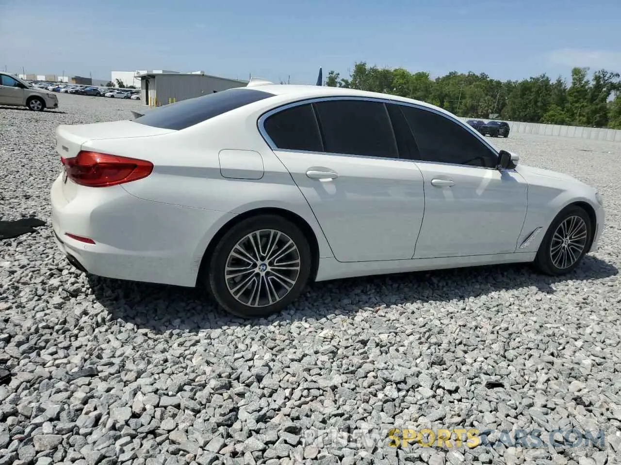 3 fotografías del automóvil dañado WBAJE5C54KWW45130 BMW 5 SERIES 2019