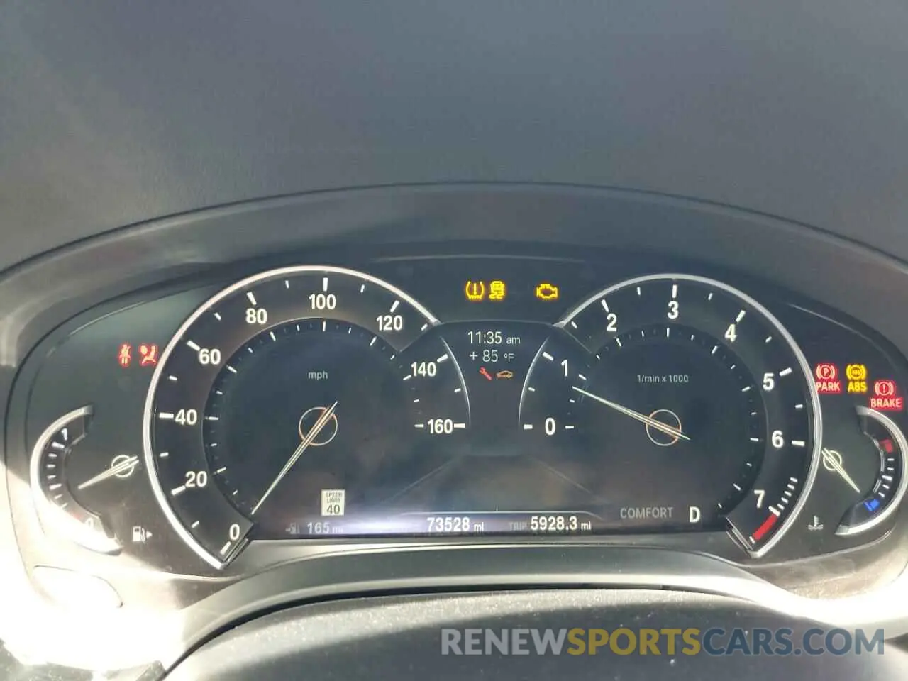 9 fotografías del automóvil dañado WBAJE5C54KWW45130 BMW 5 SERIES 2019