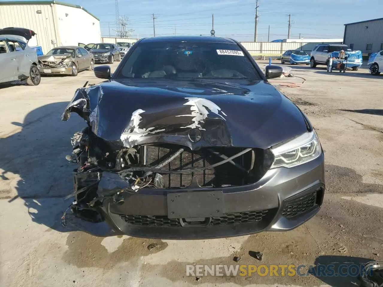 5 fotografías del automóvil dañado WBAJE5C55KWW17823 BMW 5 SERIES 2019