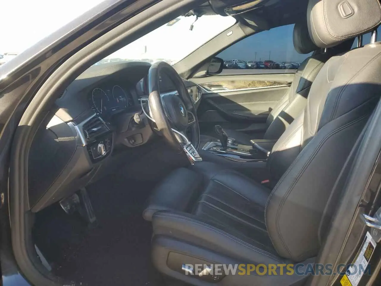 7 fotografías del automóvil dañado WBAJE5C55KWW17823 BMW 5 SERIES 2019