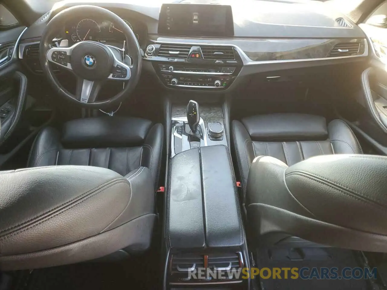 8 fotografías del automóvil dañado WBAJE5C55KWW17823 BMW 5 SERIES 2019